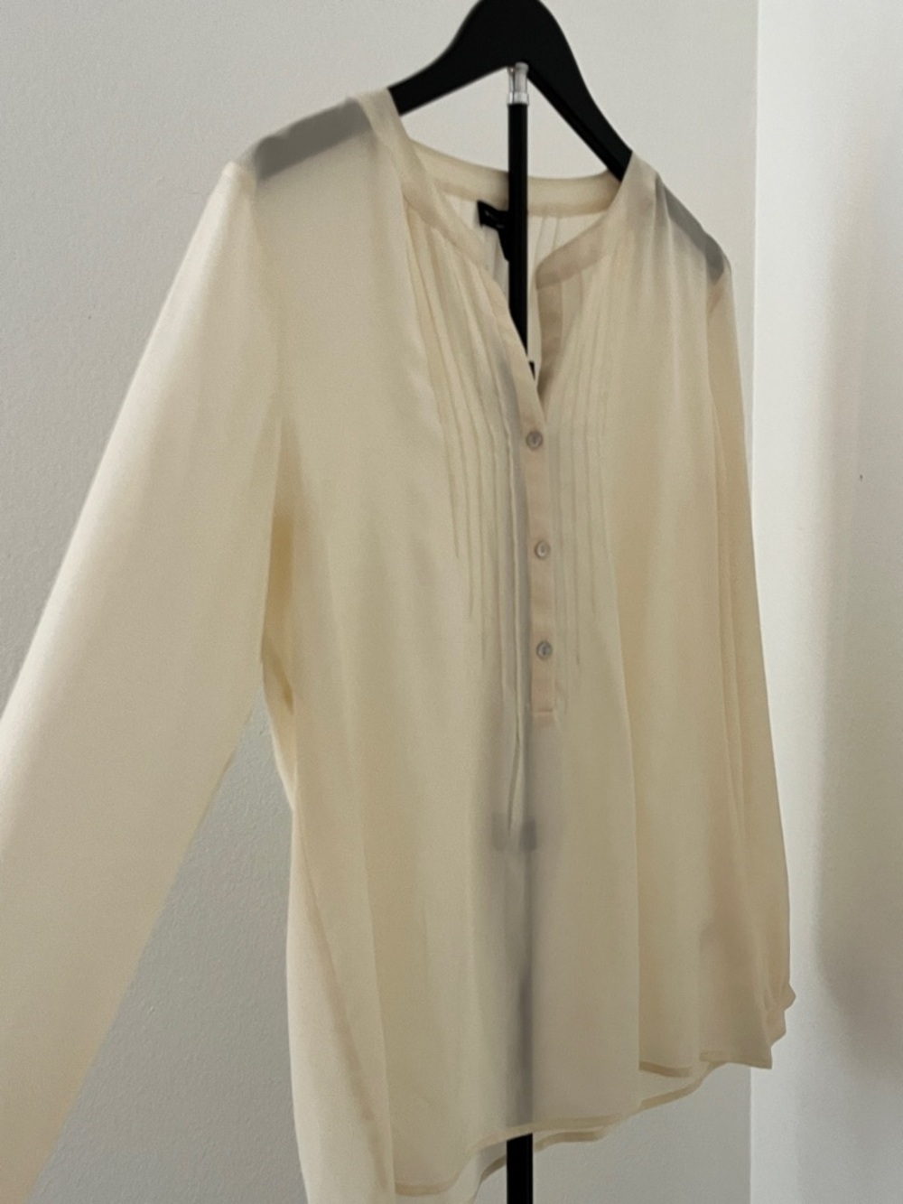 ✨ NWOT! Elegant Willi Smith 100% Silk Ivory Blouse | Office to Evening Chic - Picture 12 of 13